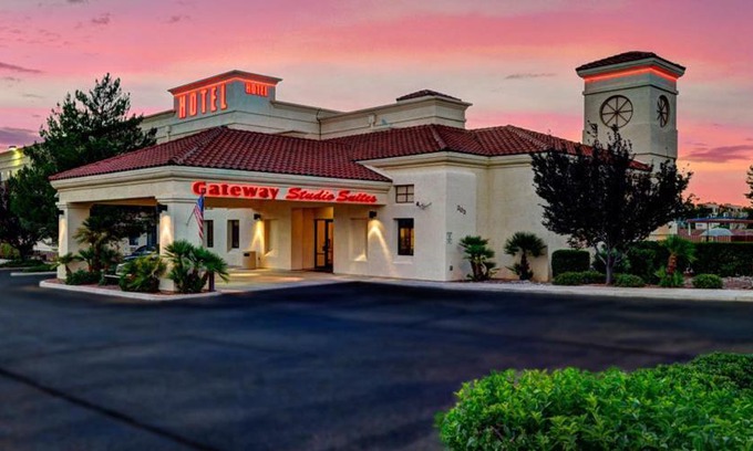 Sierra Vista Hotel | Gateway Studio Suites