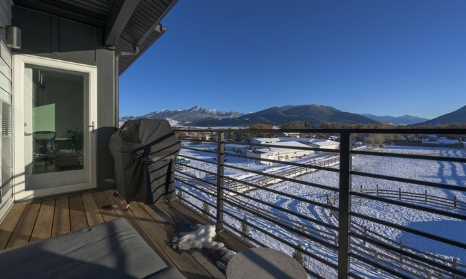 Livingston Condo | Gateway to Paradise Montana-Modern Flat, Pet friendly, ideal location