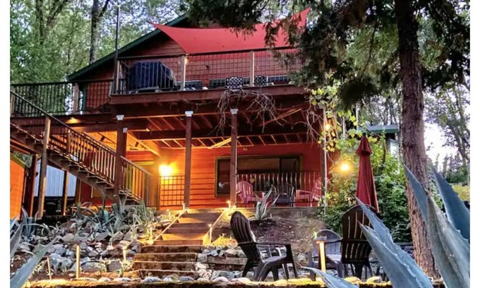 Chicago Park House | Gateway to Tahoe-Clavey Winery Cottage in the Sierra Foothills Wine Country.