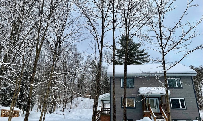 Potton Ski Chalet | Gather minutes from Owl's Head and 30 min from Jay Peak