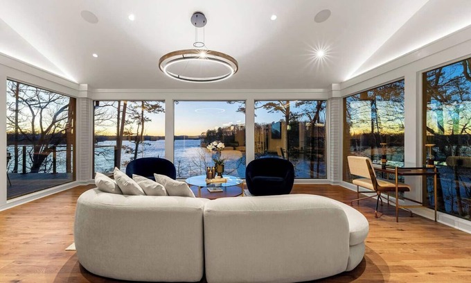 Gainesville House | Gatsby Luxury Lake Lanier