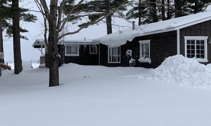 Gaylord Cottage | Gaylord-Otsego Fall-Winter 2026. Rent 2 nights- 2 nights free.