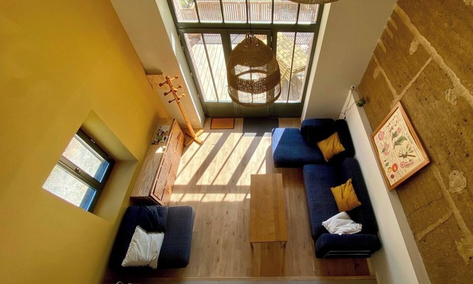 La Tour-de-Salvagny Apartment | Gd Appartement en Duplex, au Calme Avec Terrasse, Parking et Cour