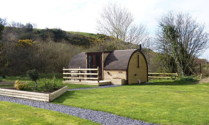 Saint Asaph Cottage | GELERT POD, pet friendly, country holiday cottage in St Asaph