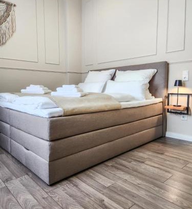 Luenen Apartment | GELI Homes L1 - 2x Zimmer, 2x Kingsize Bett, 1 bis 4 Personen, Parkplatz, TV, Wifi, top Küche, Kaffee, Tee