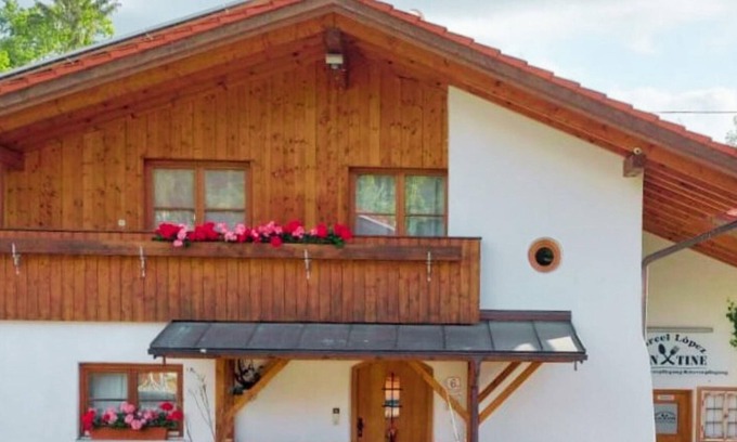 Bad Heilbrunn House | Gemütl. Ferienhaus, Holzofen, Große Terrasse, Finnische Sauna/haustierfreundlich