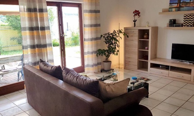Schwarzenbach an der Saale Apartment | Gemütliche Ferienwohnung mit Terrasse und Fußbodenheizung
