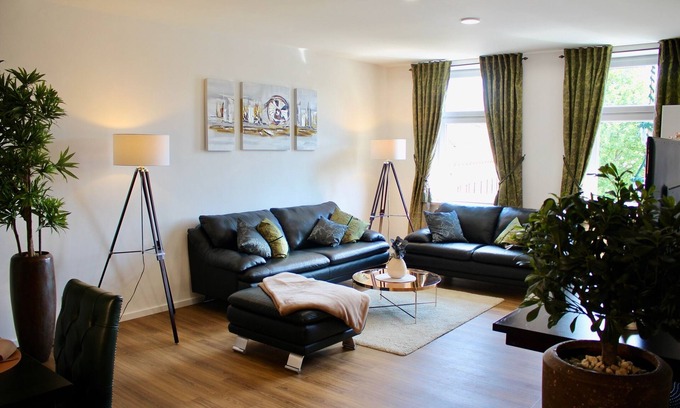 Neuburg an der Kammel Apartment | Gemütliche 3,5 Zimmer Ferienwohnung mit 100m2 Nahe zum Legoland Deuschlend