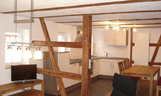 Reichardsroth Apartment | Gemütliche 72qm Ferienwohnung mit Terrasse; kostenfeies Parken und WLAN