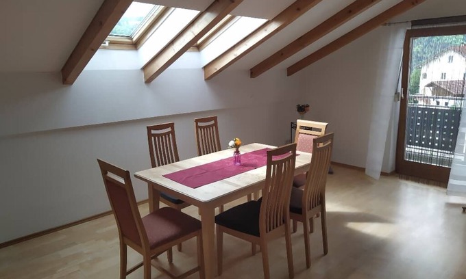 Obernzell Apartment | Gemütliche Dachgeschossferienwohnung mit Platz für 1-6 Personen