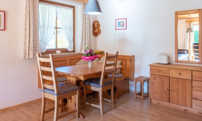 Oberschonau Apartment | Gemütliche und Ruhige Ferienwohnung Grünstein mit Garten zur Alleinnutzung