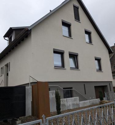 Reichenberg Apartment | Gemütliche EG Wohnung nahe DAA, Würzburg, A3, A7, A81, in Fuchsstadt