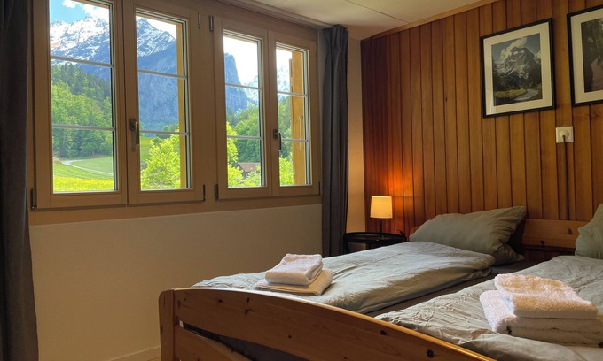 Wiler Apartment | Gemütliche Ferienwohnung mit Traditionellem Trittofen