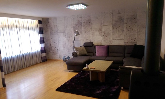 Dettenheim Apartment | Gemütliche Ferienwohnung mit Eigenem Balkon