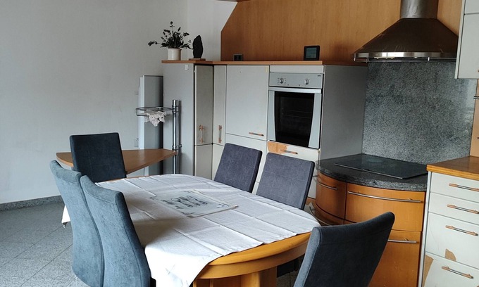 Butzbach Apartment | Gemütliche Ferienwohnung Belvie in Pohl-göns