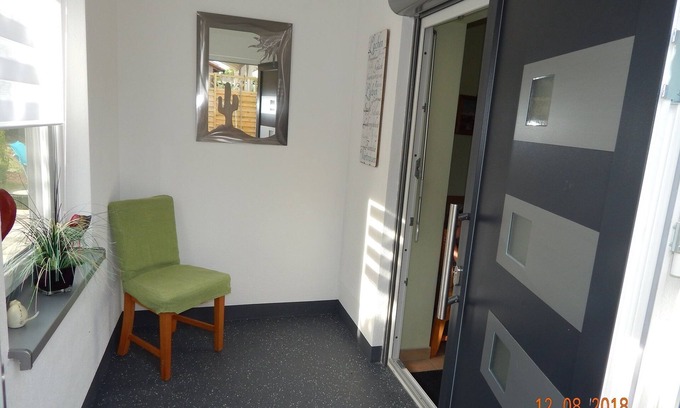 Kueps Apartment | Gemütliche FeWo (60m2) im EG mit kleinem Garten & Terrasse