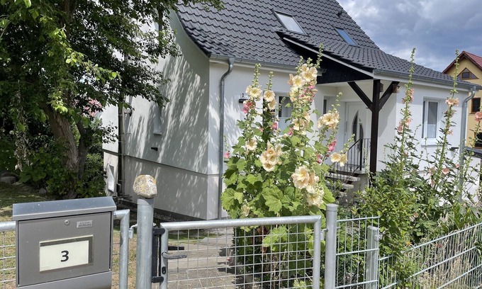 Thiessow Apartment | Gemütliche Parterrewohnung "seeschwalbe" im Ostseebad Thiessow
