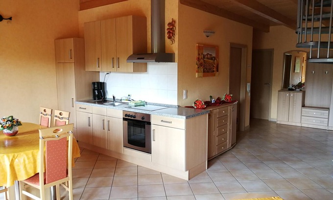 Kulsheim Apartment | Gemütliches 79qm Ferienapartment mit Balkon, kostenfreies WLAN