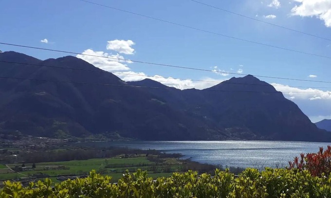 Costa Volpino Apartment | Gemütliches Haus am Iseo See mit Garten und Seeblick