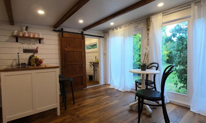 Bad Sauerbrunn House | Gemütliches Tinyhouse im Garten einer Villa mit Trenntoilette