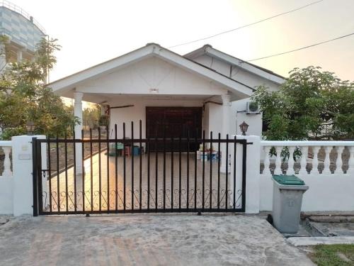 Gemas House | Gemas Homestay RIA
