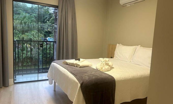 Joinville House | GEMINADO CASA 3 ALTO PADRÃO 3 QUARTOS