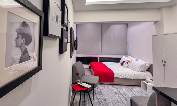 Gemmayzeh Hotel | Gemmayzeh House Grey