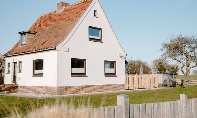 Pommerby House | Gemütl cottage + wifi, 1.5 km to the beach, fenced playground/lawn