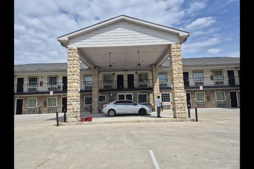 Chickamauga Hotel | General Bragg Inn & Suites By OYO Chickamauga