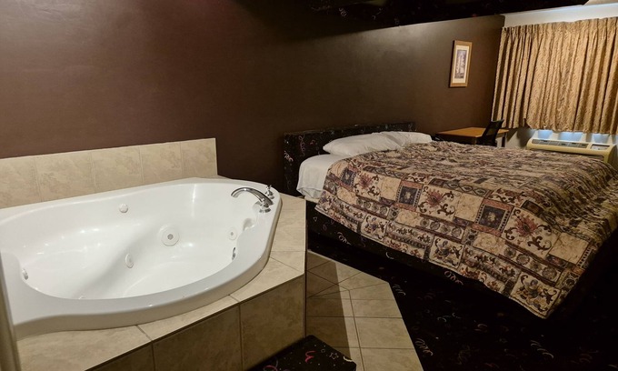 Chickamauga Hotel | General Bragg Inn & Suites By OYO Chickamauga