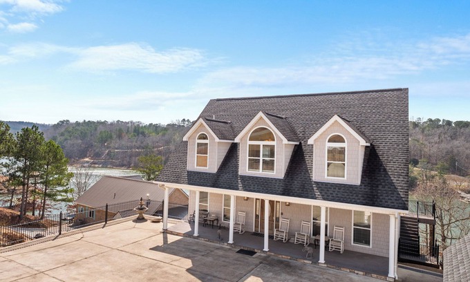 Cullman House | Generations Cove: 7 BR, 3.5 BA in Cullman, Sleeps 19