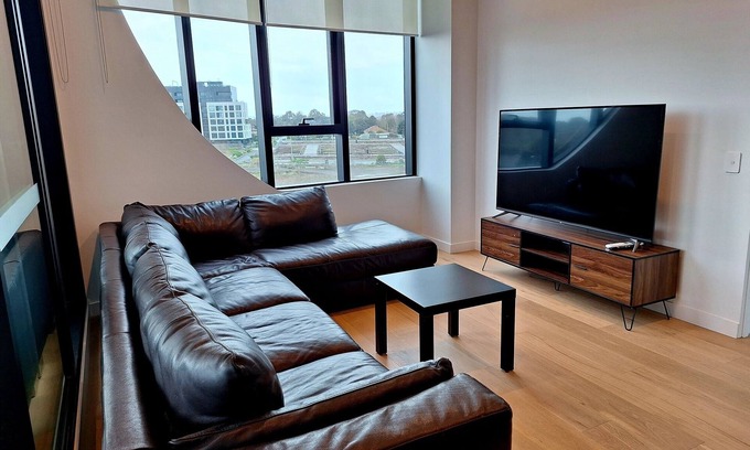Alphington Apartment | Generous 2-Bed Apartment with Great Amenities