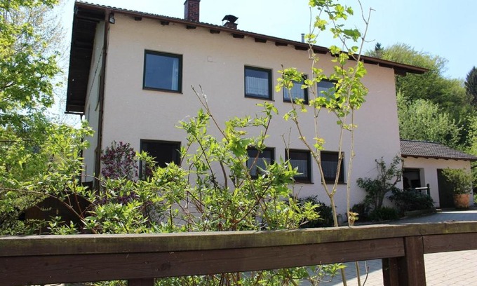 Egging House | GENSLEITEN