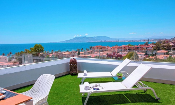 El Palo Apartment | Genteel Home Elcano Terrace