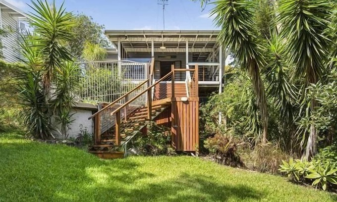 Boreen Point Cottage | Gentle Shores is a charming 3-bedroom cottage located in a breathtaking setting.