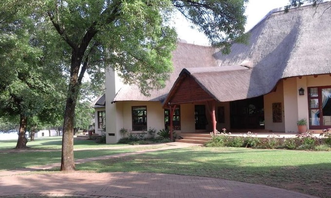 Vanderbijlpark House | Gentleman's Estate on the Vaal River