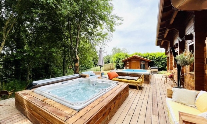 Talmont-Saint-Hilaire Ski Chalet | Genuine wooden chalet with spa and pool 10 minutes from the beaches of the Vendée