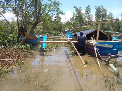 Ciwaru Boat Rental | geofark ciletuh fishing boats
