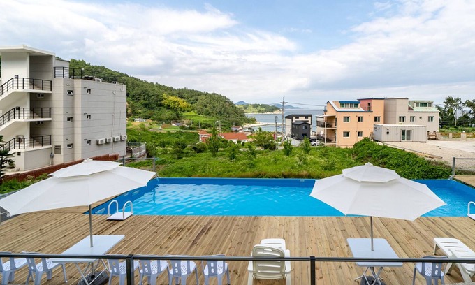 Sibang-ri Condo | Geoje Amor Family Pension