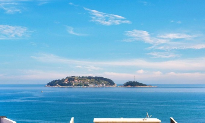 Geoje House | Geoje Island Viken Kids Pool Villa