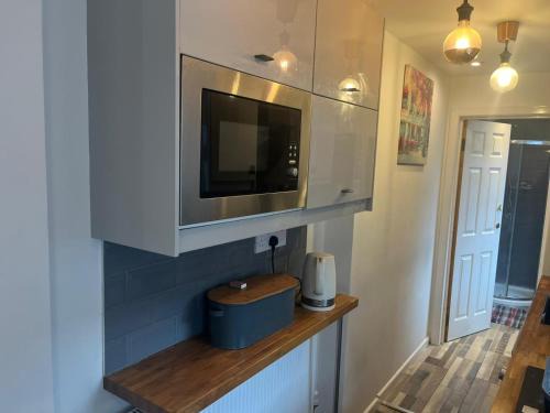 Stoke-on-Trent House | George Guest House