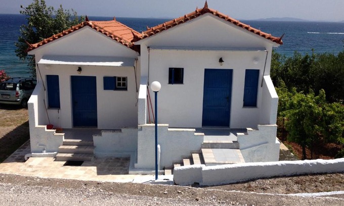 Lesbos House | George Paradise