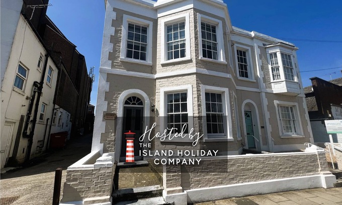 Ryde Ski Chalet | George Street House