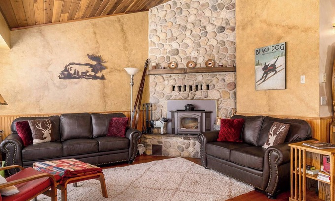 Granite County Ski Chalet | Georgetown Lake home with hot tub, sauna, & views!