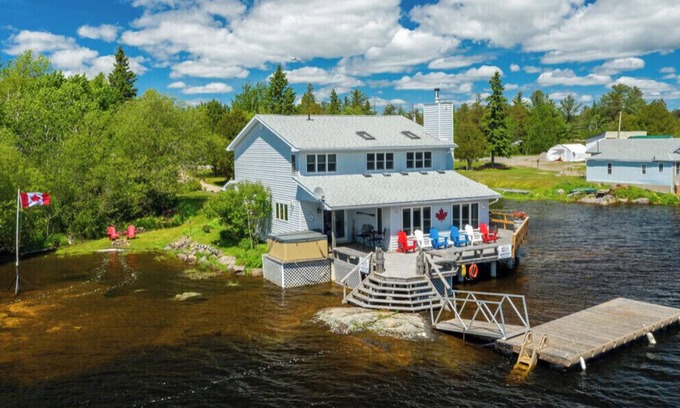 Unorganized Centre Parry Sound Villa | Georgian Bay Riverside Retreat