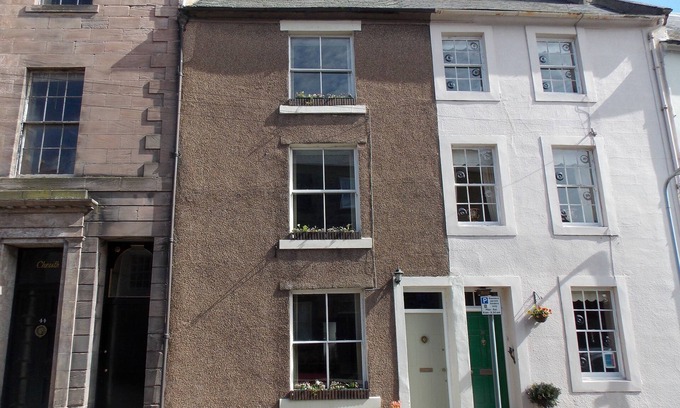 Berwick-upon-Tweed House | Georgian Grade II Listed Town House Short Walk To Beach