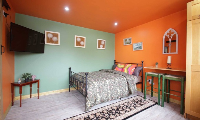 Errill House | Georgias Gate Studio Cottage - Sleeps 4 & Pets Ok
