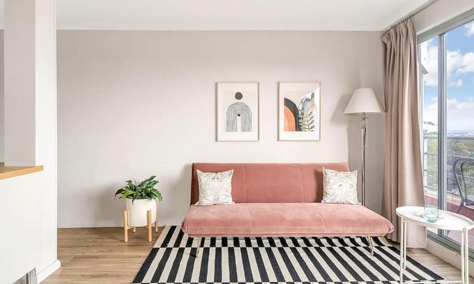 Newtown Apartment | 'Georgina' Mid-Century Modern Poolside Stay