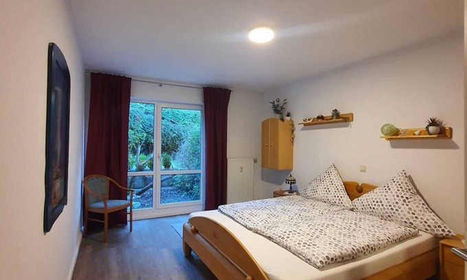 Suedvorstadt Apartment | Geräumige Ferienwohnung mit Gartenterrasse