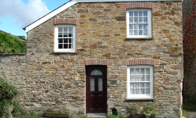 Lostwithiel House | Geranium Cottage ,Detached three bedroom cottage, centre of Lostwithiel PL22